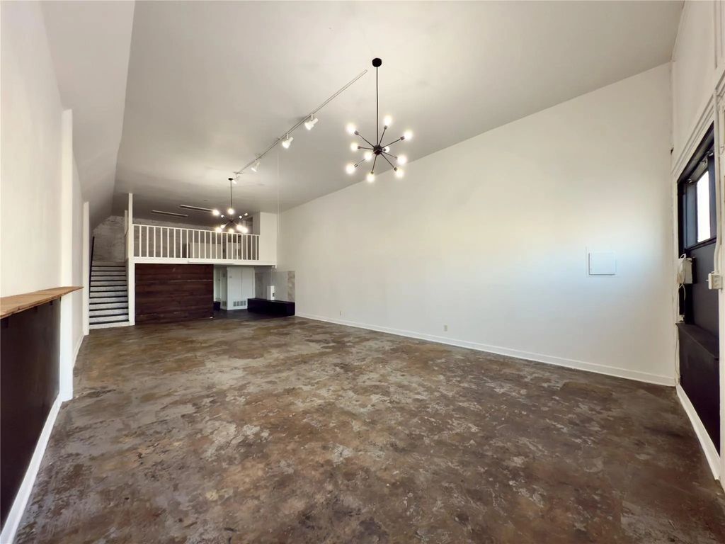 2007 S Ervay Street 2009, Dallas
