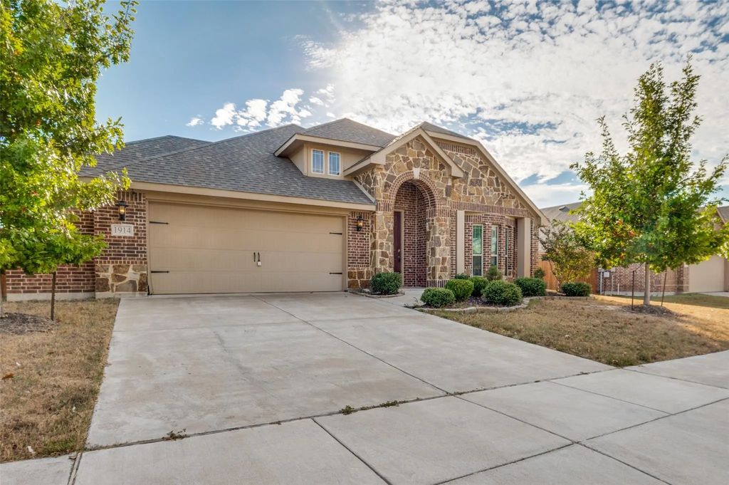 1914 Maplewood Drive, Glenn Heights