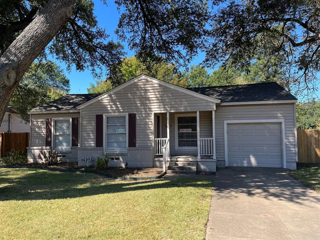 313 Grace Lane, Terrell