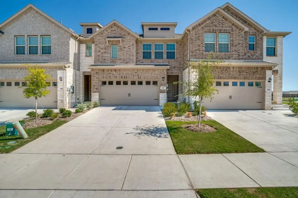 716 Lone Rock Drive, Anna