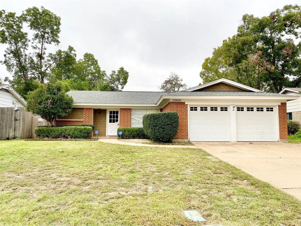 2908 Lisa Lane, Arlington