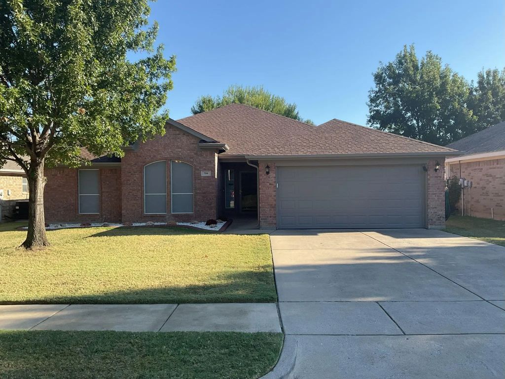 708 Ridgehill Drive, Burleson