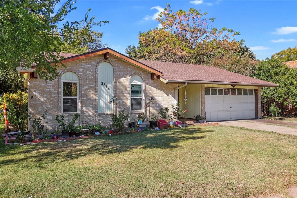 2612 Fallcreek Street, Arlington