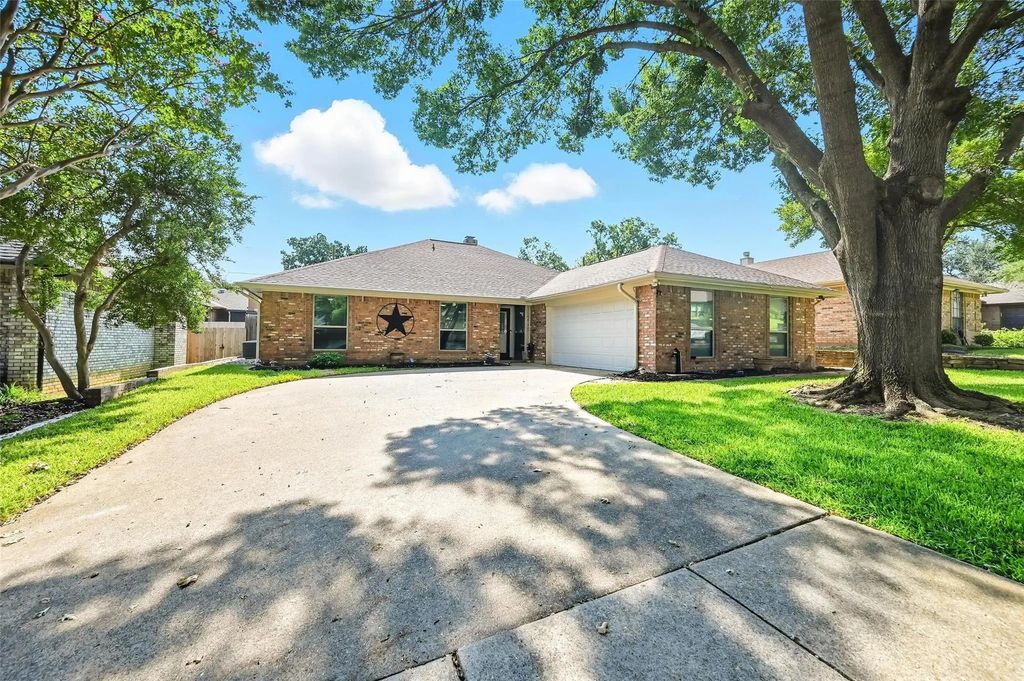 2707 Edinboro Drive, Arlington