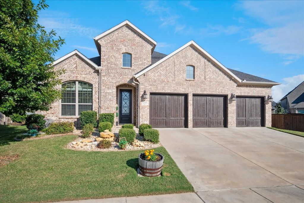 6300 Whiskerbrush Road, Flower Mound