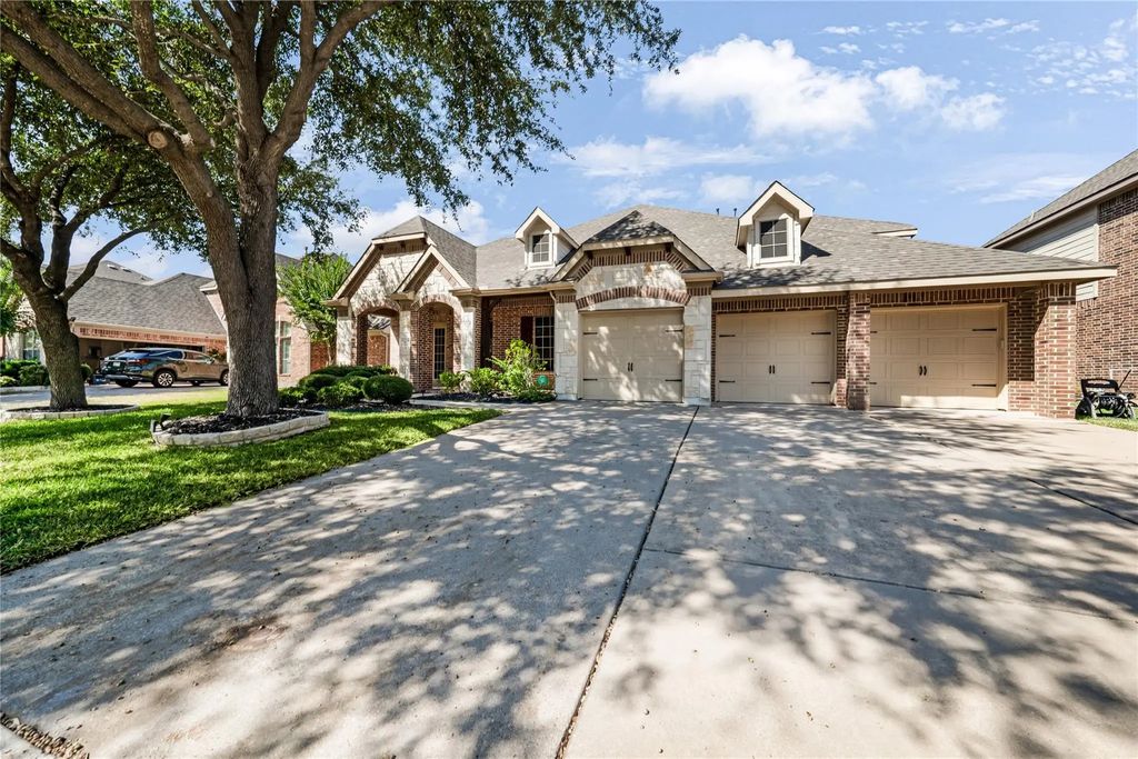 2212 Hobby Falcon Trail, Grand Prairie