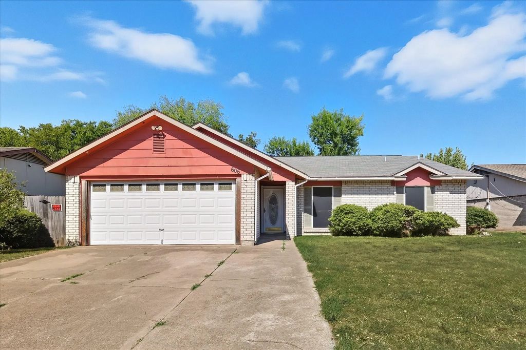 606 Woodcrest, Grand Prairie