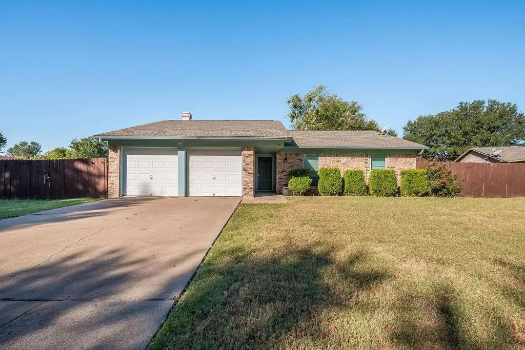 1108 Briar Court, Benbrook