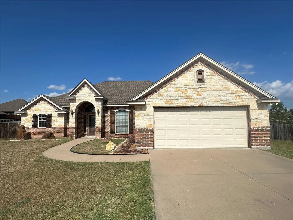 3004 Saunter Lane, Granbury