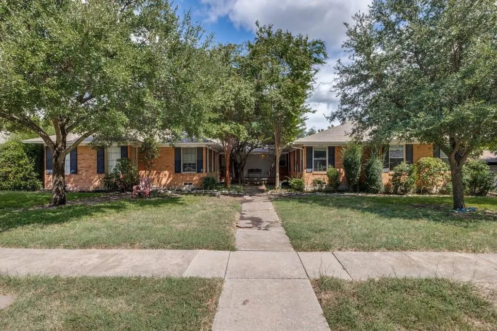 9521 Ash Creek Drive, Dallas
