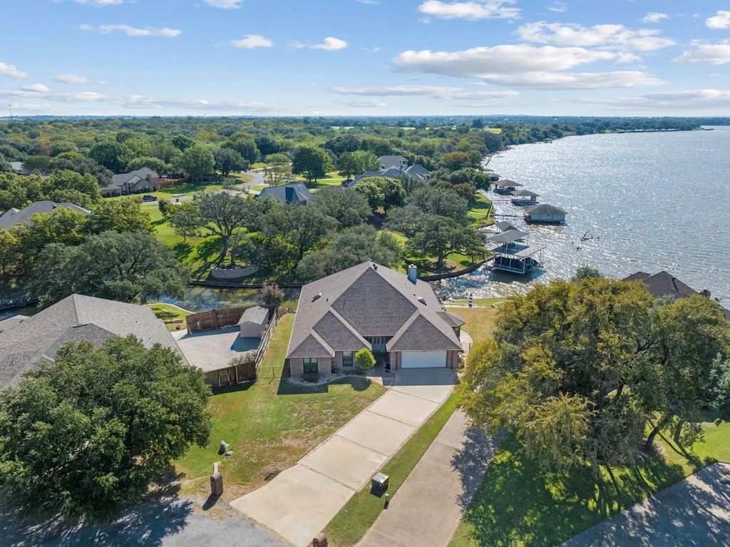 3805 Aqua Vista Court, Granbury