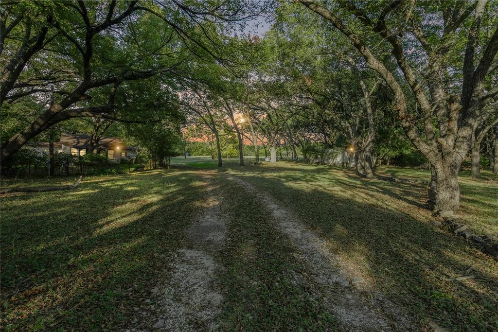 4147 Peak Road, Granbury
