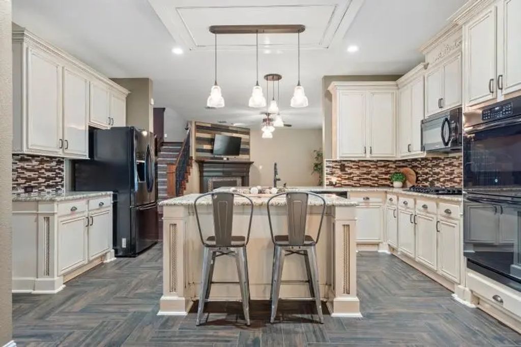 3019 Blue Lake Drive, Little Elm