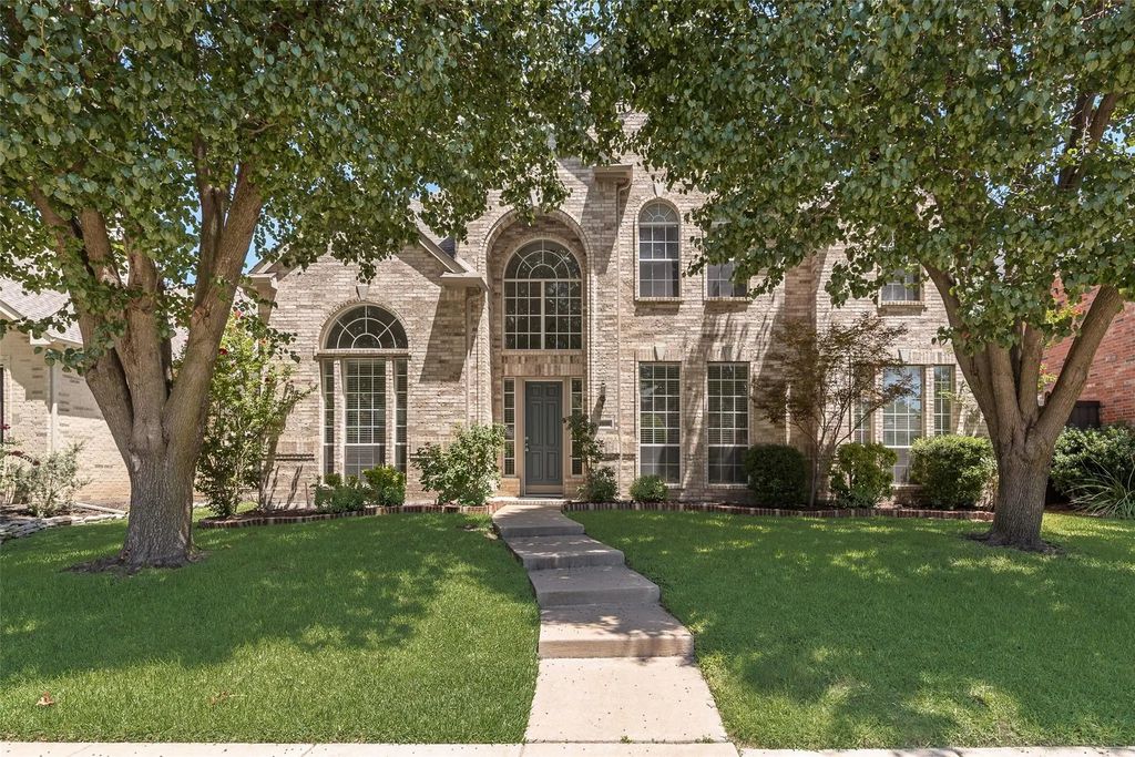1502 N Crossing Drive, Allen