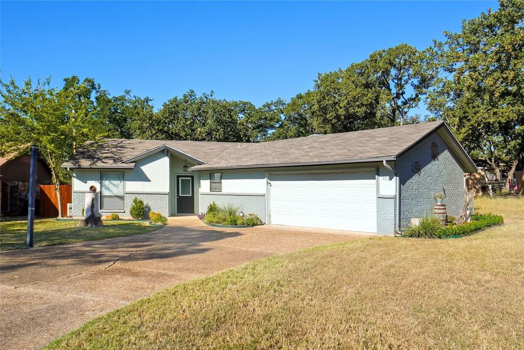 337 Shady Lane, Azle