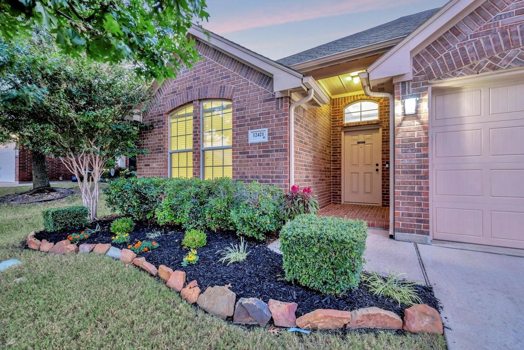 12421 Woods Edge Trail, Fort Worth