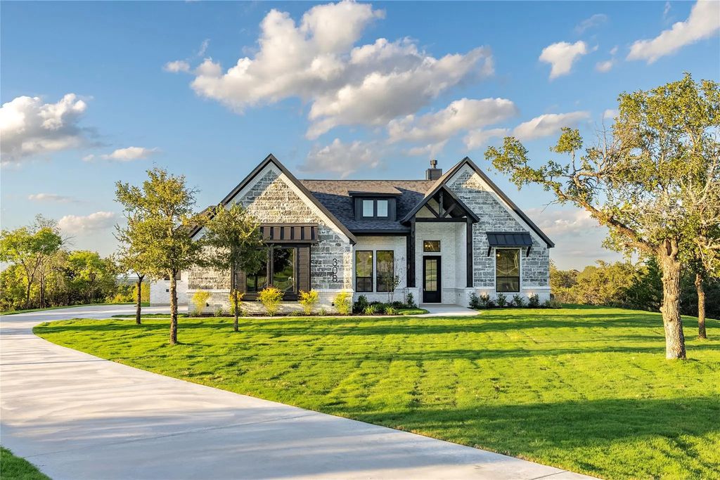 308 Spanish Oak Court, Weatherford