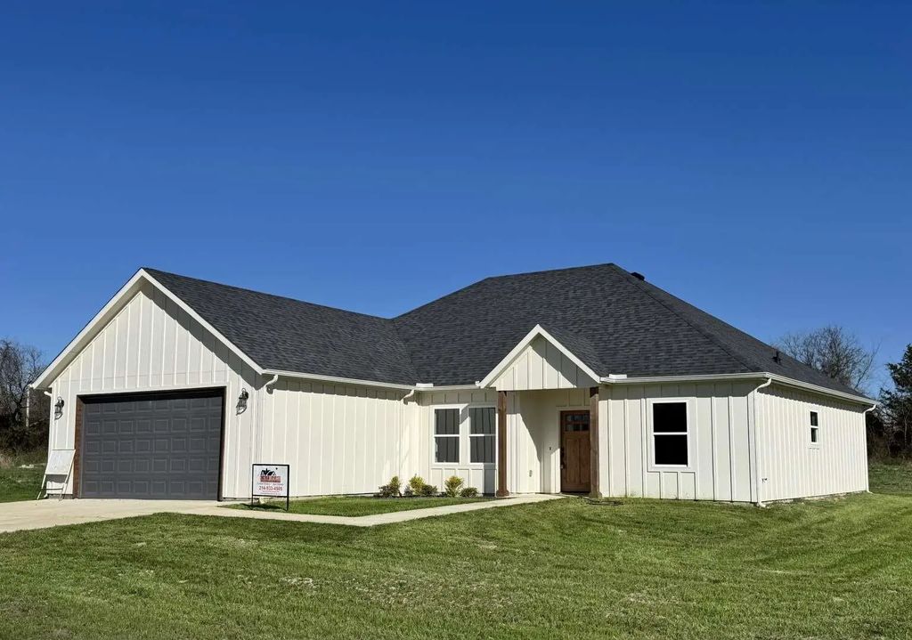 118 Indian Creek, Trenton