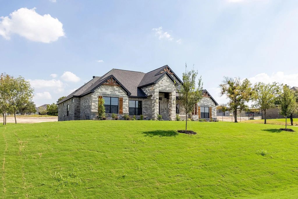 728 Burr Oak Lane, Weatherford