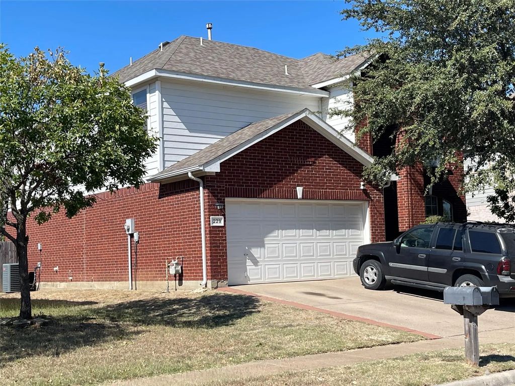 229 Heritage Drive, Crowley