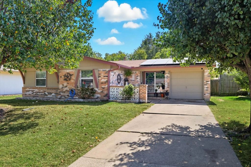 2604 Burning Tree Lane, Irving