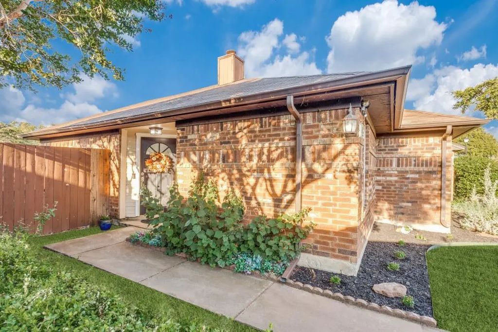 475 Parkway Boulevard, Coppell