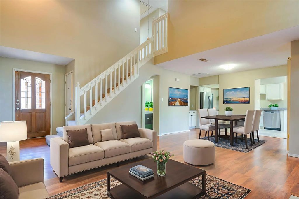 406 Santa Fe Trail 44, Irving