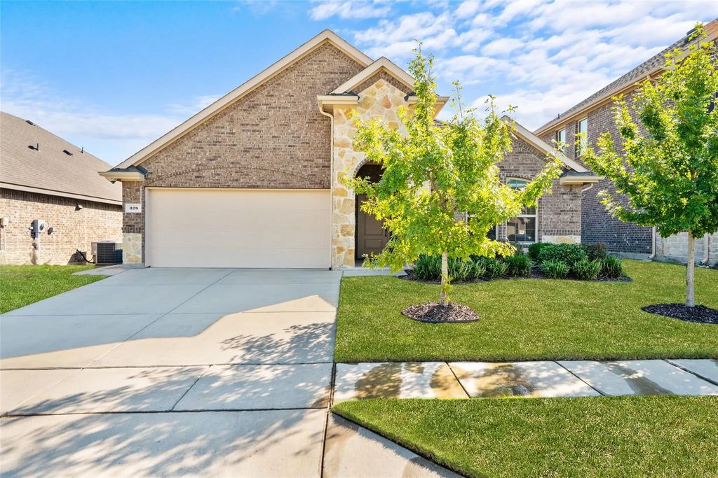 328 Everglade Landing, Royse City