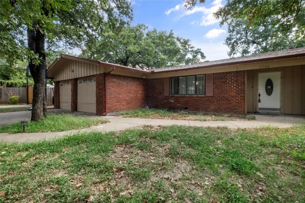4304 Lindsay Lane, Haltom City