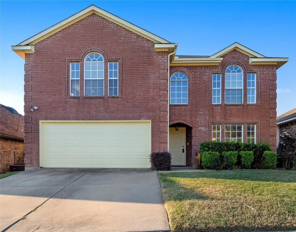 813 Silverbrook Drive, Saginaw
