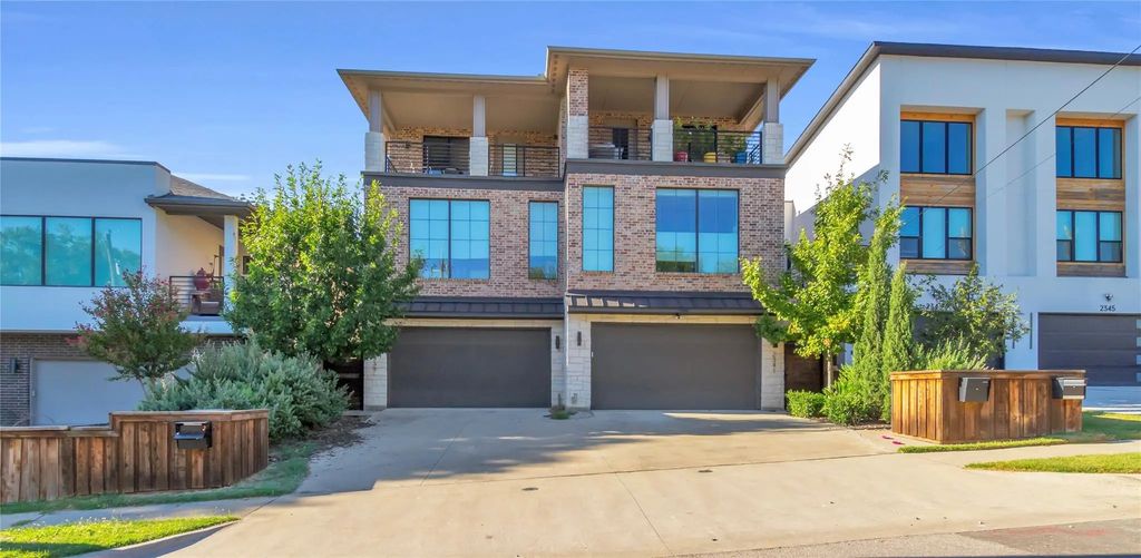 2339 Hondo Avenue, Dallas
