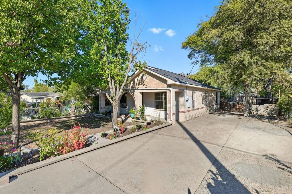 3604 Waters Street, Lancaster