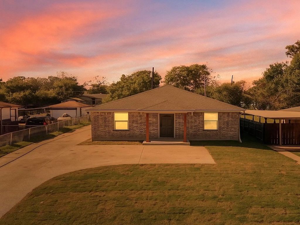 1716 N 12th Street, Waco