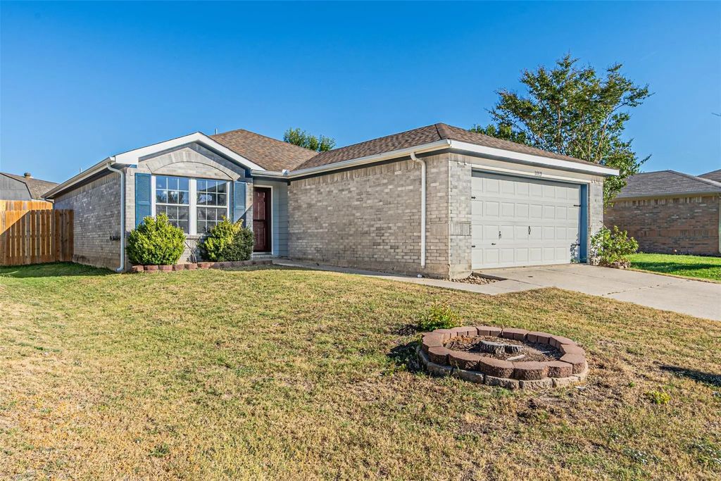 1013 Post Oak Trail, Anna