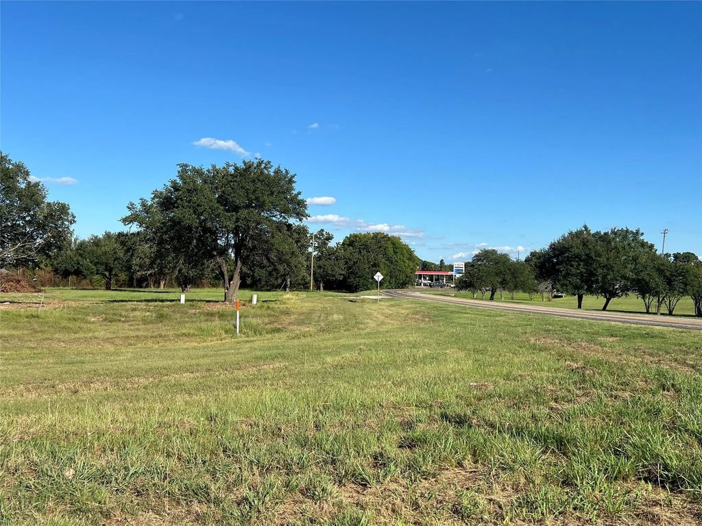 1300-2 E Shannon Road, Sulphur Springs