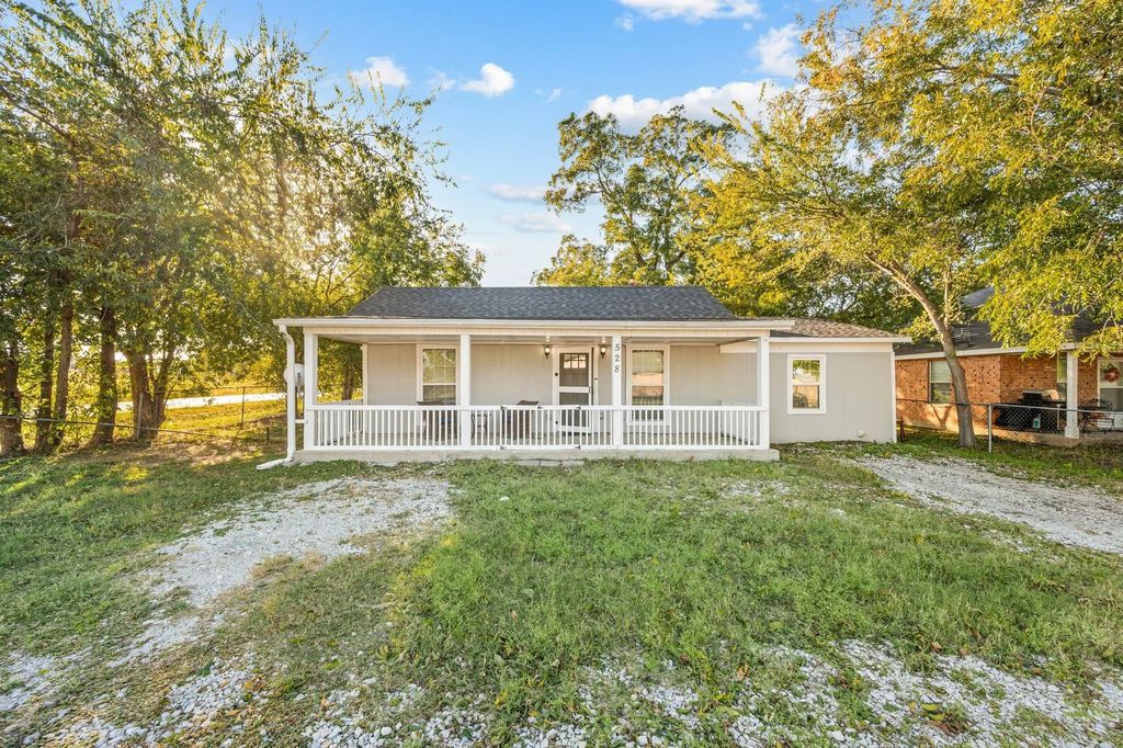 528 Elm Street, Paradise