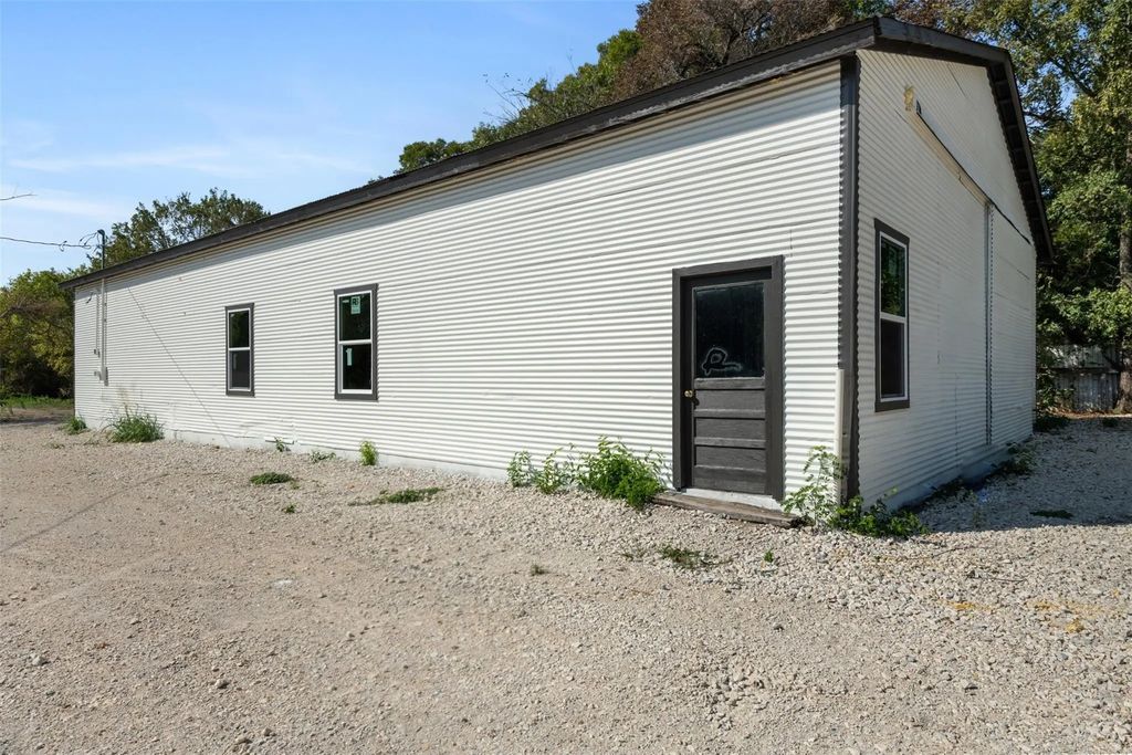 816 Main Street, Whitesboro