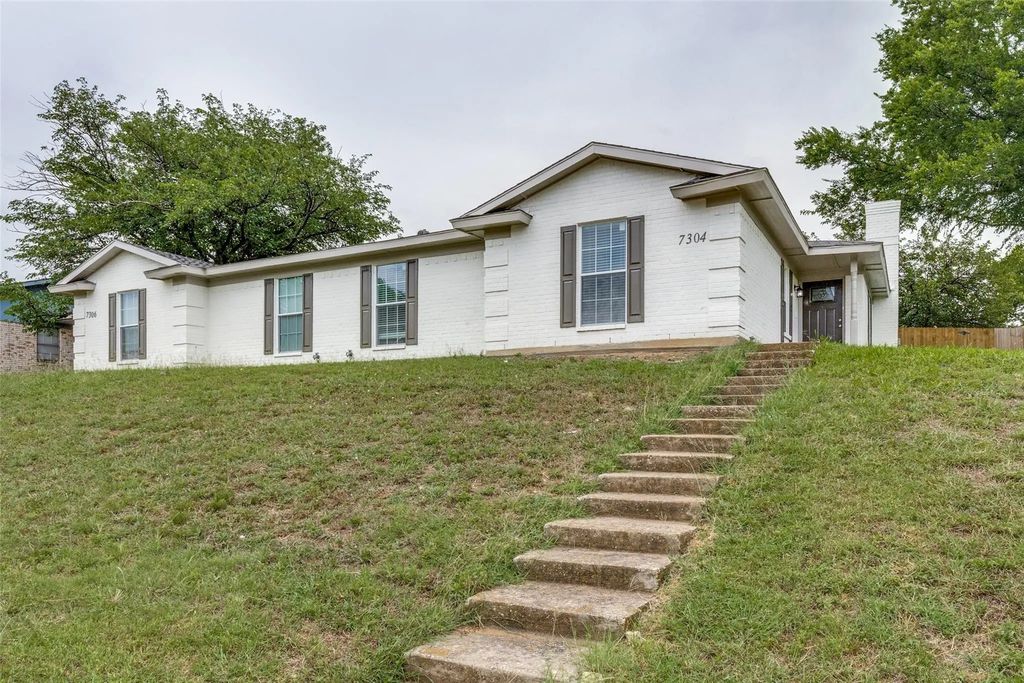7304 Vista Cliff Drive, Fort Worth