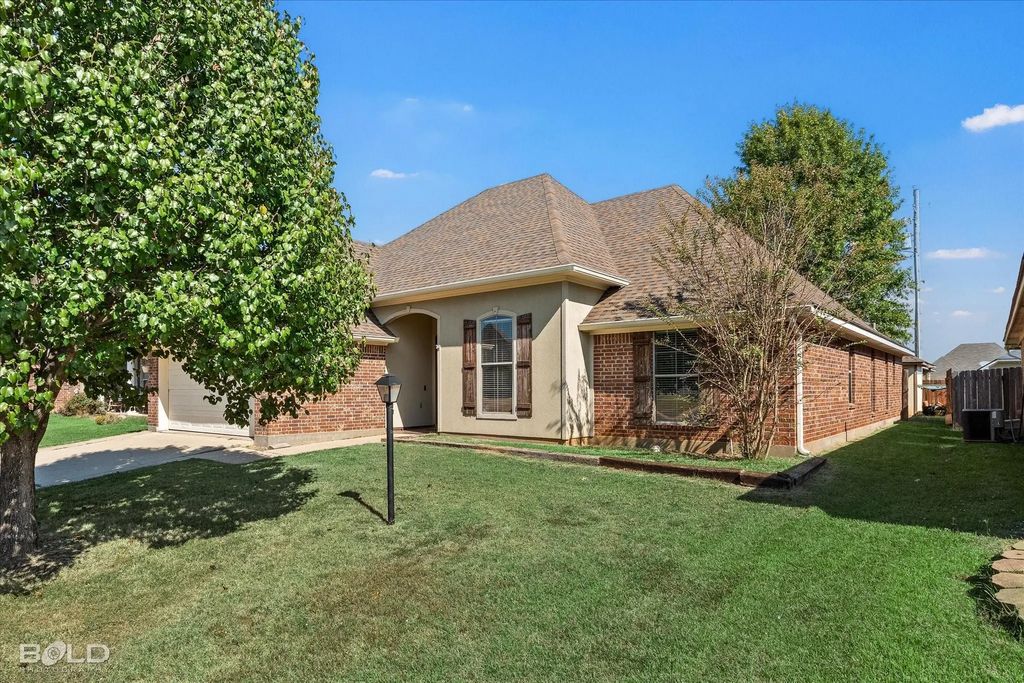 320 N Hampton Street, Haughton