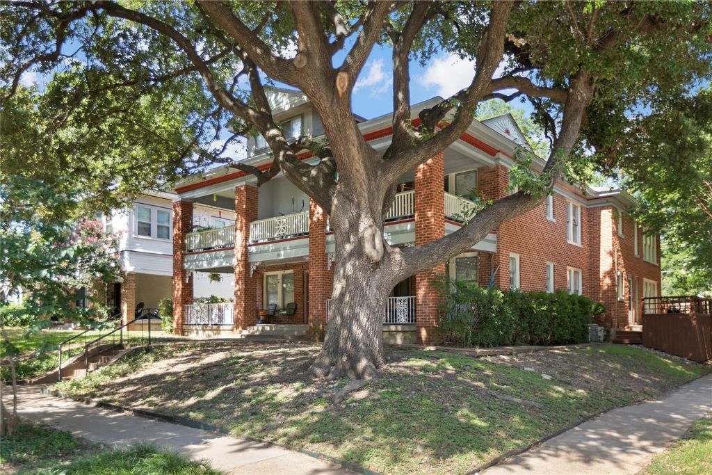 100 N Edgefield Avenue 8, Dallas