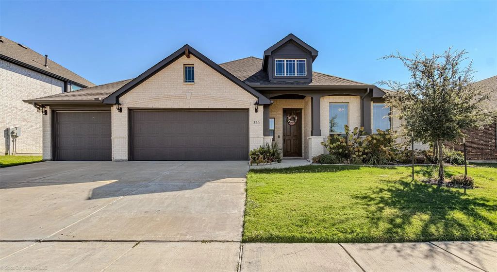 326 W Autumn Hill Bluff, Lavon