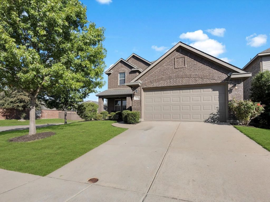 1536 Castle Creek Drive, Little Elm