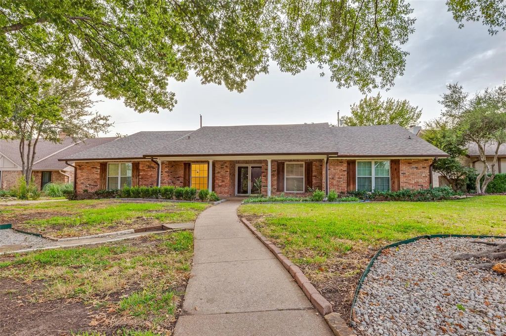 1317 Broadmoor Lane, Irving