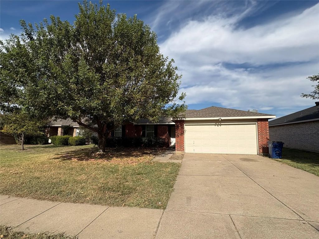 325 Indian Blanket Drive, Burleson