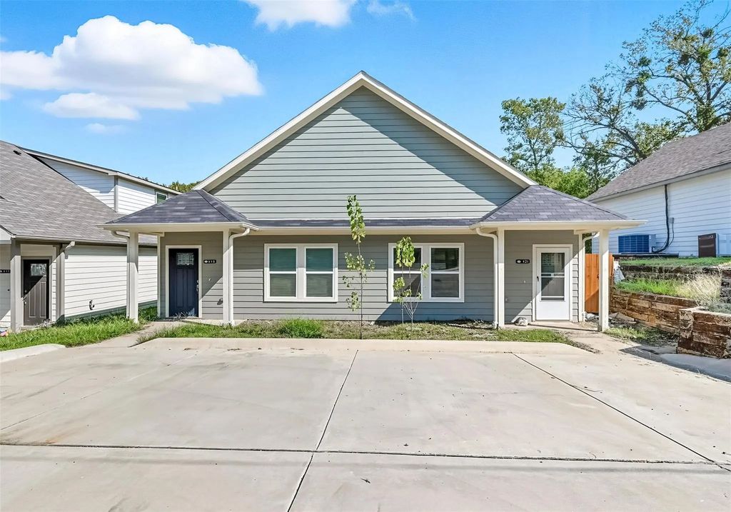 419 E Elm Street 421, Denison