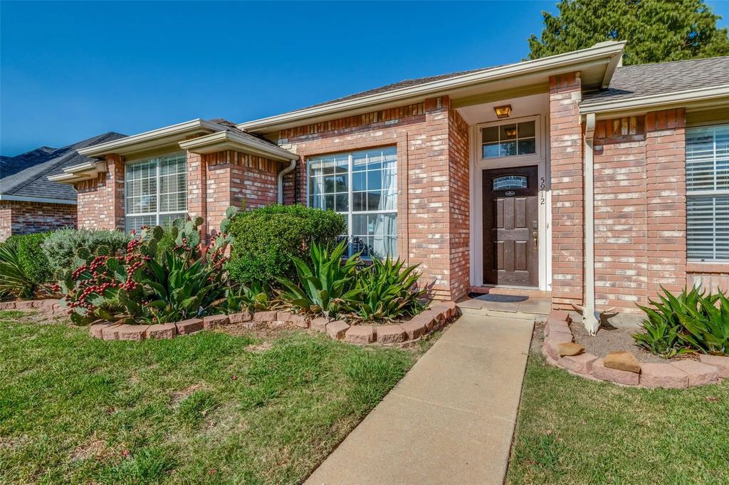 5912 Madison Drive, The Colony