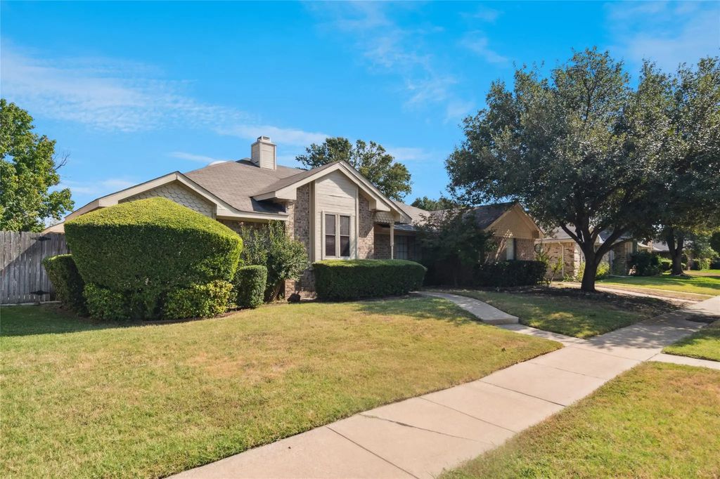 2016 Peakwood Drive, Garland