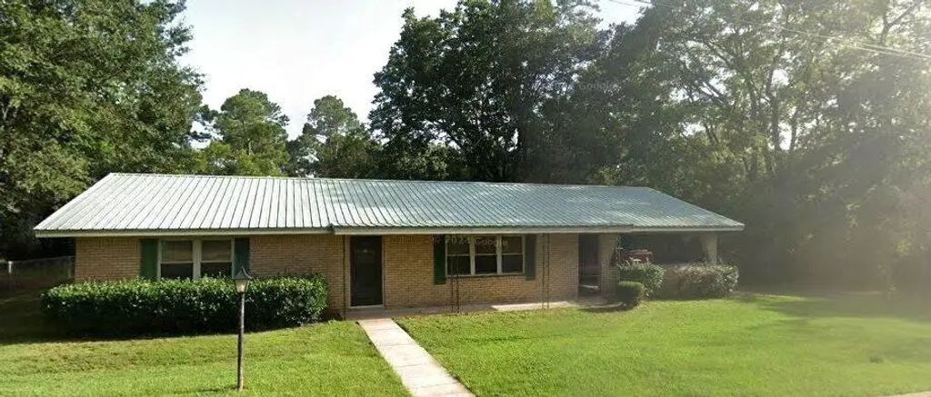 111 Hilltop Drive, Naples