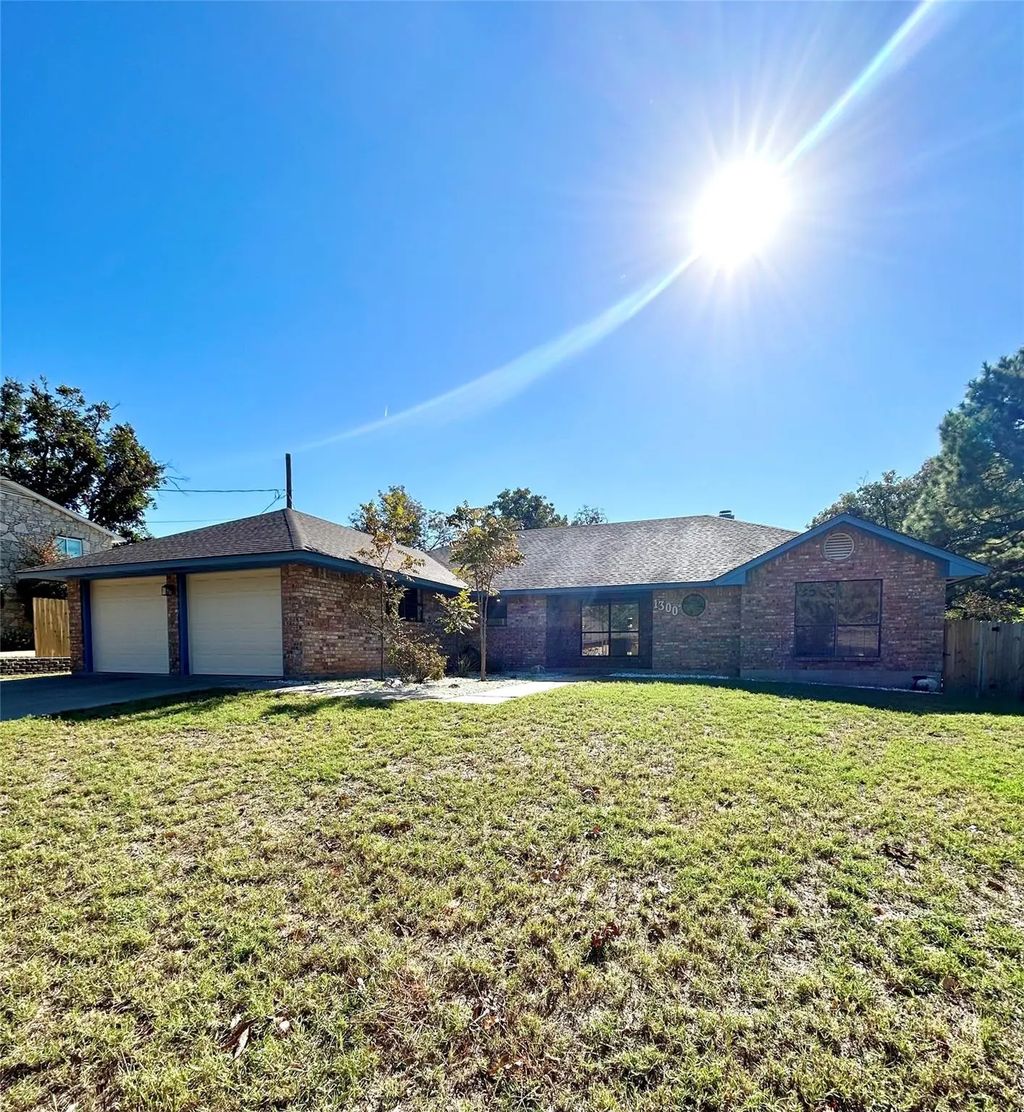1300 3rd Street, Granbury
