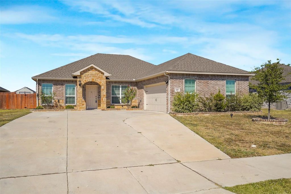 619 Excelsior Drive, Waxahachie